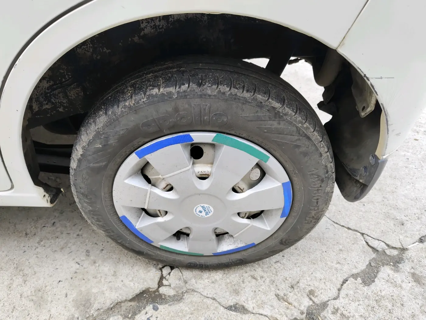 2013 Maruti Wagon R 1.0 LXI CNG, CNG, Manual, 98,645 km, tyre