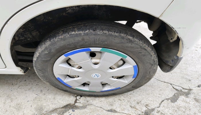 2013 Maruti Wagon R 1.0 LXI CNG, CNG, Manual, 98,645 km, tyre