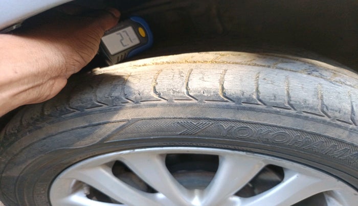 2011 Toyota Etios VX, CNG, Manual, 1,75,917 km, tyre