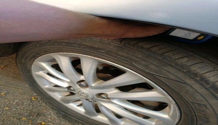 2011 Toyota Etios VX, CNG, Manual, 1,75,917 km, tyre