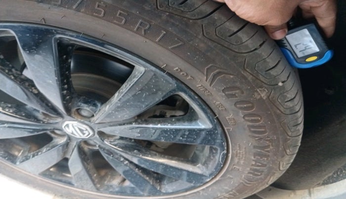 2023 MG ASTOR  SMART BLACK STORM EDITION CVT, Petrol, Automatic, 21,867 km, tyre