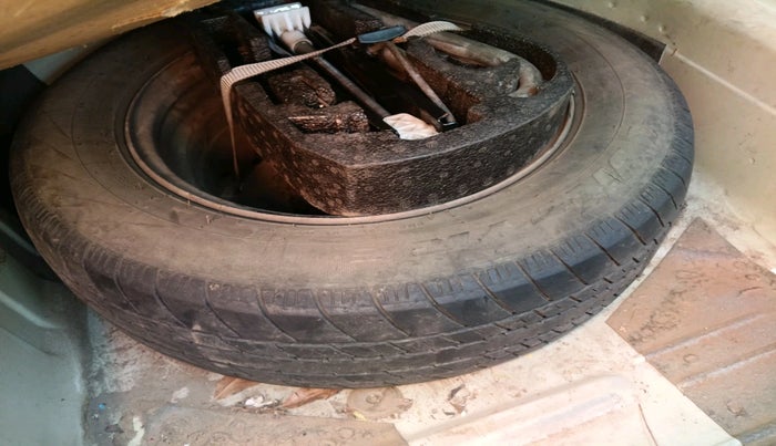 2012 Skoda Rapid AMBITION 1.6 TDI CR MT, Diesel, Manual, 1,31,267 km, tyre