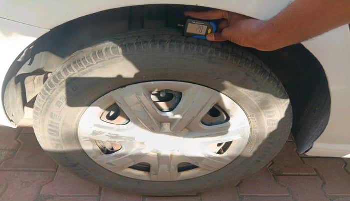 2012 Skoda Rapid AMBITION 1.6 TDI CR MT, Diesel, Manual, 1,31,267 km, tyre