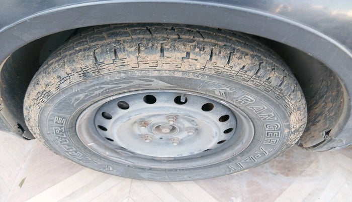 2013 Mahindra XUV500 W6, Diesel, Manual, 92,623 km, tyre