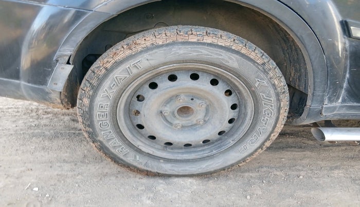 2013 Mahindra XUV500 W6, Diesel, Manual, 92,623 km, tyre