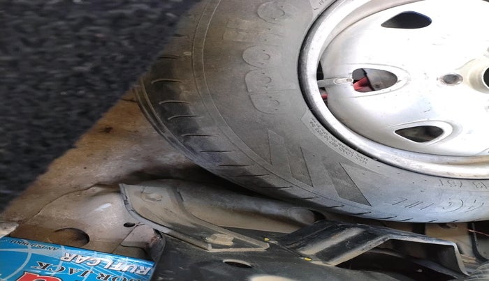 2011 Maruti Wagon R 1.0 LXI CNG, CNG, Manual, 1,34,764 km, tyre