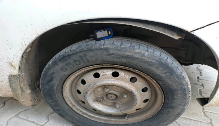 2011 Maruti Wagon R 1.0 LXI CNG, CNG, Manual, 1,34,764 km, tyre