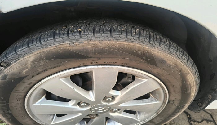 2014 Hyundai Xcent SX 1.2 (O), CNG, Manual, 1,31,550 km, tyre