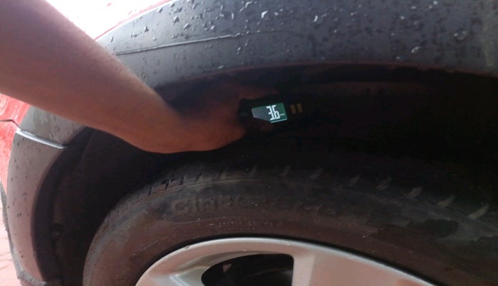 2015 Volkswagen Polo HIGHLINE1.5L, Diesel, Manual, 89,896 km, tyre