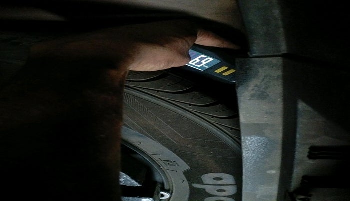 2015 Volkswagen Polo HIGHLINE1.5L, Diesel, Manual, 89,896 km, tyre