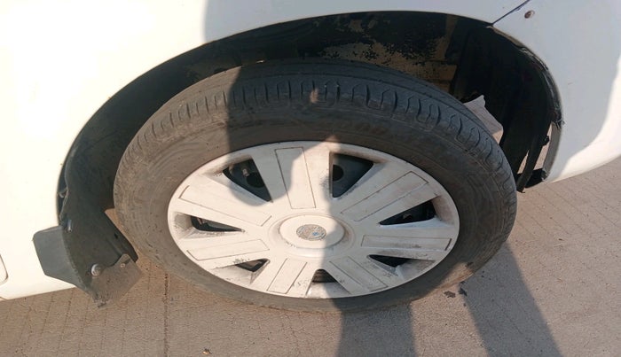 2015 Maruti Wagon R 1.0 VXI, CNG, Manual, 95,638 km, tyre