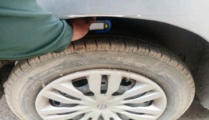 2013 Volkswagen Vento COMFORTLINE 1.6, CNG, Manual, 1,45,508 km, tyre