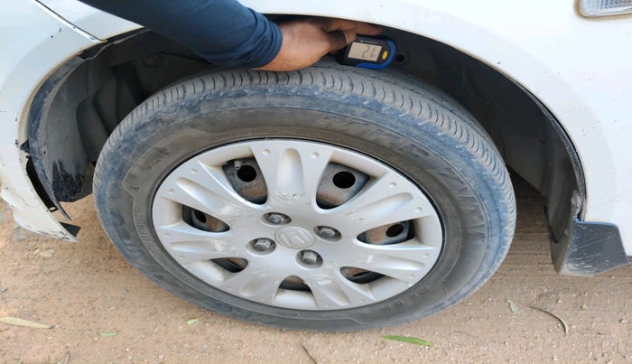 2014 Honda Amaze 1.2L I-VTEC E, Petrol, Manual, 1,83,497 km, tyre