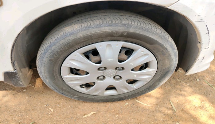 2014 Honda Amaze 1.2L I-VTEC E, Petrol, Manual, 1,83,497 km, tyre