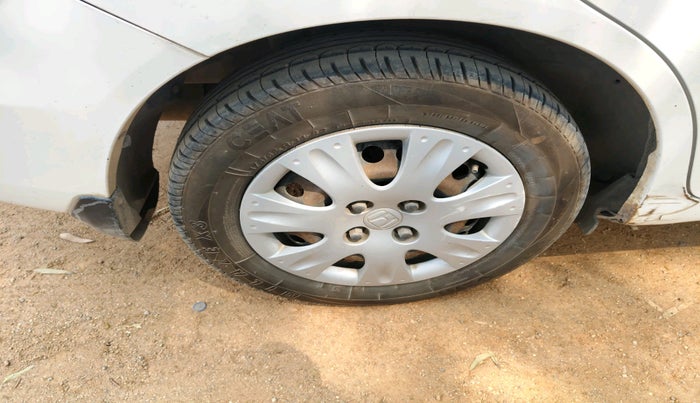 2014 Honda Amaze 1.2L I-VTEC E, Petrol, Manual, 1,83,497 km, tyre