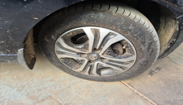 2022 Tata TIGOR XZ PLUS CNG, CNG, Manual, 1,41,213 km, tyre