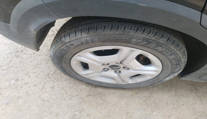 2023 KIA SONET HTK PLUS 1.0 IMT, Petrol, Manual, 13,986 km, tyre