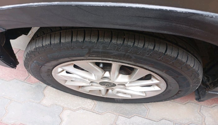 2016 Mahindra Kuv100 K8 6 STR, Petrol, Manual, 41,296 km, tyre