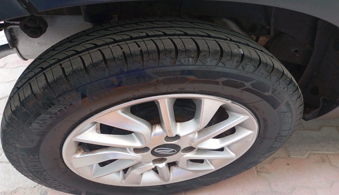 2016 Mahindra Kuv100 K8 6 STR, Petrol, Manual, 41,296 km, tyre