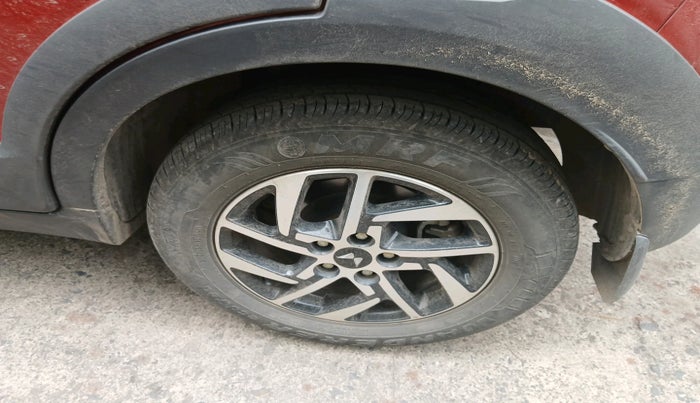 2024 Mahindra XUV 3XO AX5 1.2 L TCMPFi, Petrol, Manual, 9,424 km, tyre