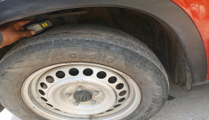 2016 Maruti Vitara Brezza LDI (O), Diesel, Manual, 1,30,106 km, tyre