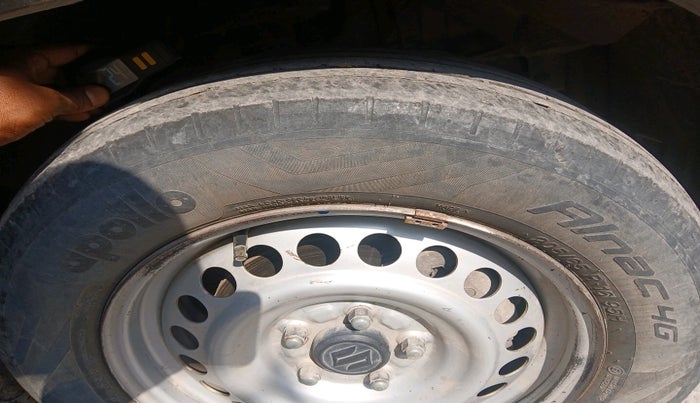 2016 Maruti Vitara Brezza LDI (O), Diesel, Manual, 1,30,106 km, tyre