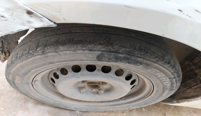 2016 Maruti Swift LDI, Diesel, Manual, 1,73,695 km, tyre