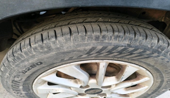 2016 Mahindra Kuv100 K8 6 STR, Petrol, Manual, 89,672 km, tyre