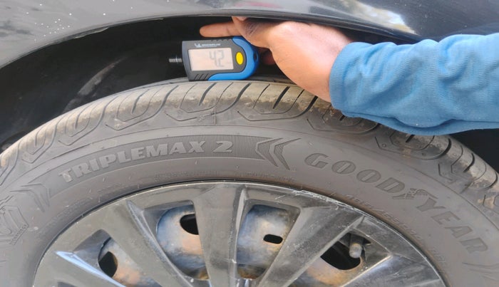 2010 Volkswagen Polo COMFORTLINE 1.2L PETROL, Petrol, Manual, 65,211 km, tyre