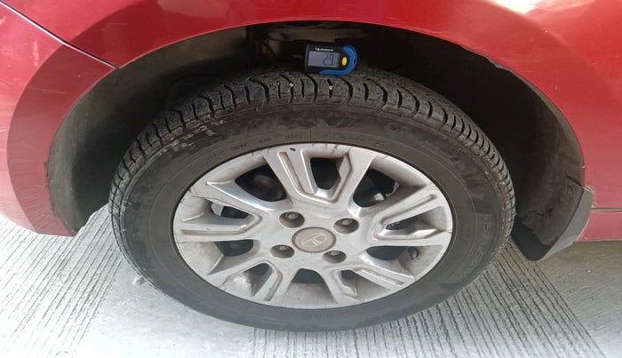 2018 Tata Tiago XZ PETROL, Petrol, Manual, 63,762 km, tyre