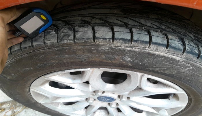 2015 Ford Ecosport TITANIUM 1.5L DIESEL, Diesel, Manual, 1,86,271 km, tyre