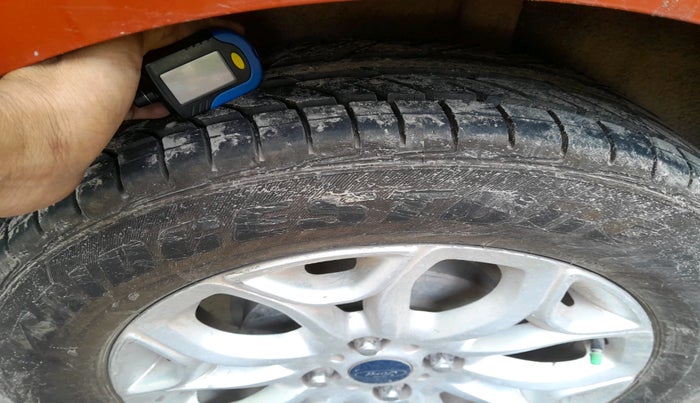 2015 Ford Ecosport TITANIUM 1.5L DIESEL, Diesel, Manual, 1,86,271 km, tyre