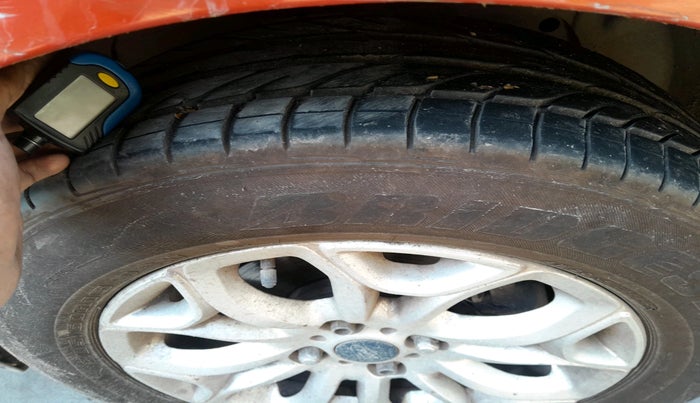 2015 Ford Ecosport TITANIUM 1.5L DIESEL, Diesel, Manual, 1,86,271 km, tyre