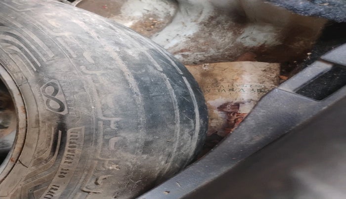 2011 Hyundai Santro Xing GL PLUS, CNG, Manual, 1,73,246 km, tyre