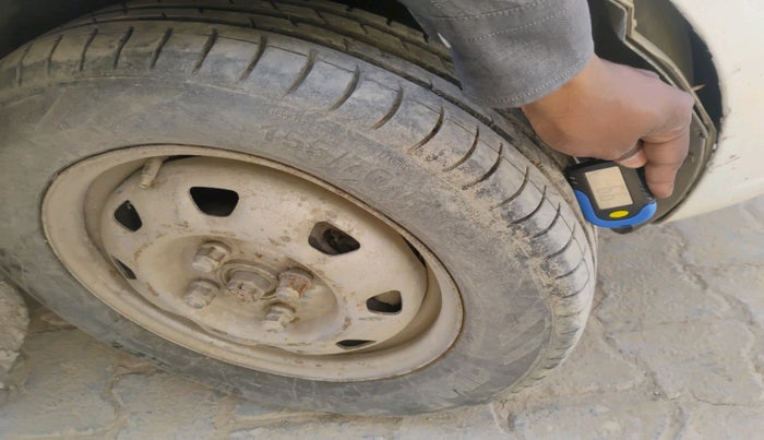 2011 Hyundai Santro Xing GL PLUS, CNG, Manual, 1,73,246 km, tyre