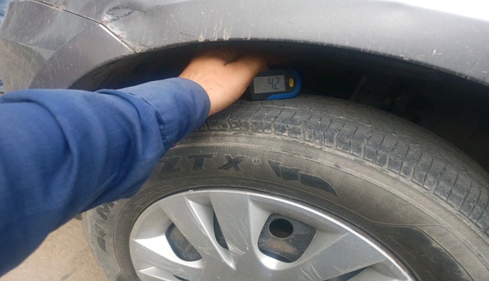 2012 Maruti Swift Dzire VDI, Diesel, Manual, 1,12,574 km, tyre