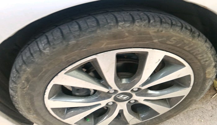 2016 Hyundai Verna 1.6 CRDI SX, Diesel, Manual, 70,504 km, tyre