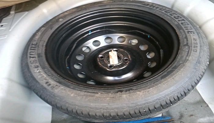 2016 Hyundai Verna 1.6 CRDI SX, Diesel, Manual, 70,504 km, tyre