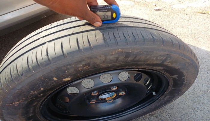 2010 Skoda Laura AMBIENTE 1.9 TDI MT, Diesel, Manual, 1,88,259 km, tyre