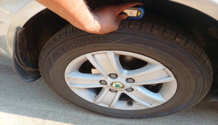 2010 Skoda Laura AMBIENTE 1.9 TDI MT, Diesel, Manual, 1,88,259 km, tyre