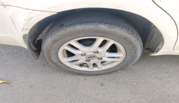 2010 Ford Fiesta SXI 1.4 DIESEL ABS, Diesel, Manual, 2,05,863 km, tyre