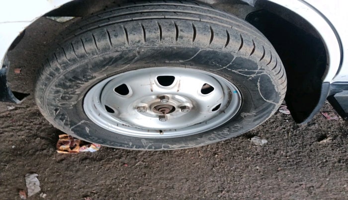 2019 Maruti Eeco 5 STR WITH A/C+HTR, Petrol, Manual, 2,09,409 km, tyre