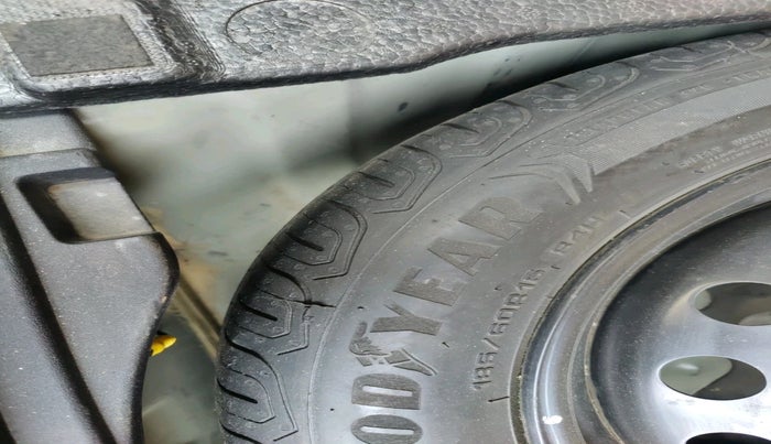 2021 Toyota YARIS J MT, Petrol, Manual, 72,389 km, tyre