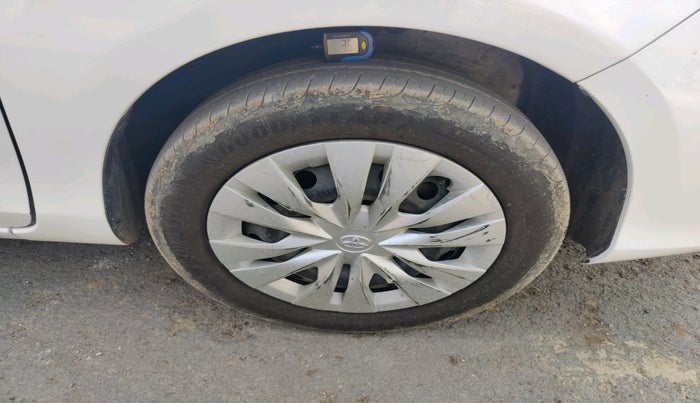 2021 Toyota YARIS J MT, Petrol, Manual, 72,389 km, tyre