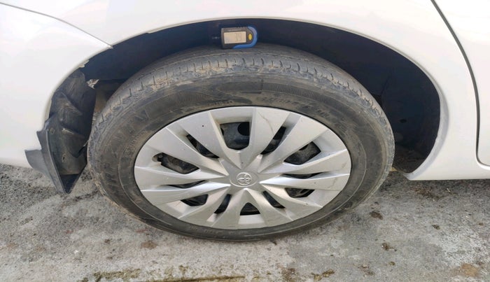 2021 Toyota YARIS J MT, Petrol, Manual, 72,389 km, tyre