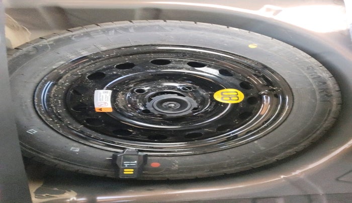 2021 Ford FREESTYLE TITANIUM PLUS 1.2 PETROL, Petrol, Manual, 25,163 km, tyre