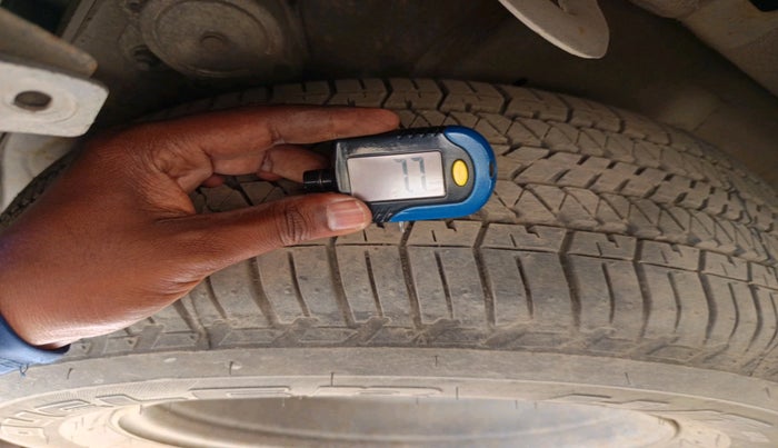 2016 Mahindra XUV500 W10, Diesel, Manual, 1,26,511 km, tyre