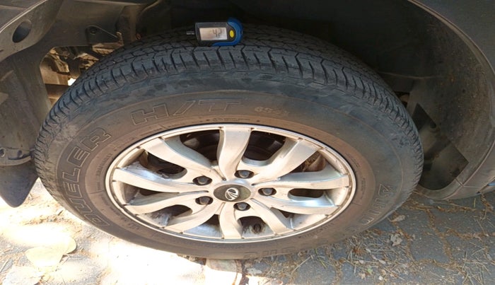 2016 Mahindra XUV500 W10, Diesel, Manual, 1,26,511 km, tyre