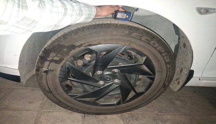 2023 Hyundai NEW I20 MAGNA 1.2 MT, Petrol, Manual, 12,506 km, tyre