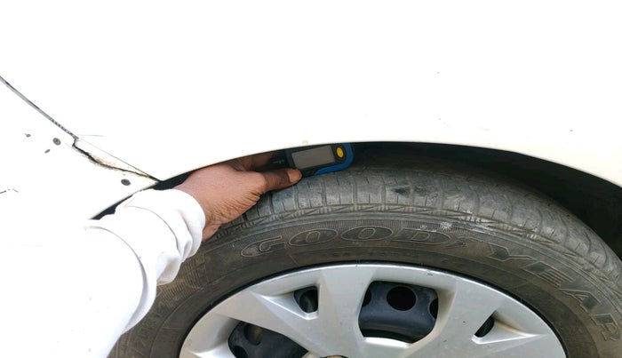 2014 Hyundai Grand i10 SPORTZ 1.1 CRDI, Diesel, Manual, 1,08,381 km, tyre